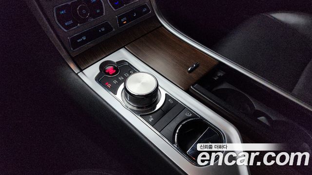 JAGUAR New XF 2.2D Luxury 2015 - photo 9 - Import Corée du Sud | International Cars
