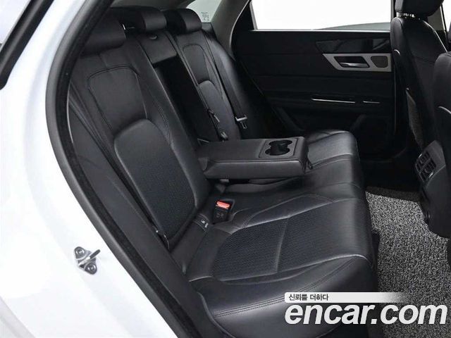 JAGUAR XF (X260) 20d 프레스티지 2017 - photo 12 - Import Corée du Sud | International Cars