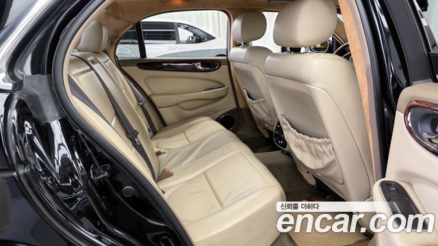 JAGUAR XJ-8 4.2 2004 - photo 12 - Import Corée du Sud | International Cars