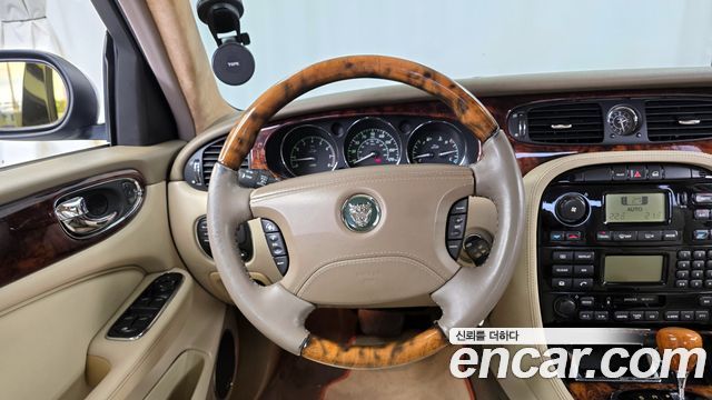 JAGUAR XJ-8 4.2 2004 - photo 13 - Import Corée du Sud | International Cars