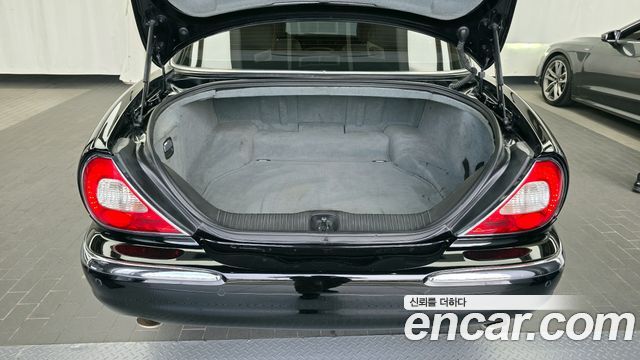 JAGUAR XJ-8 4.2 2004 - photo 20 - Import Corée du Sud | International Cars
