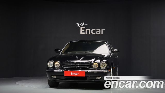 JAGUAR XJ-8 4.2 2004 - photo 3 - Import Corée du Sud | International Cars