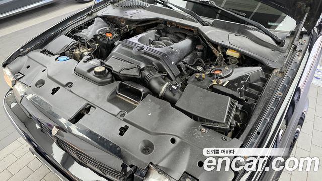 JAGUAR XJ-8 4.2 2004 - photo 6 - Import Corée du Sud | International Cars