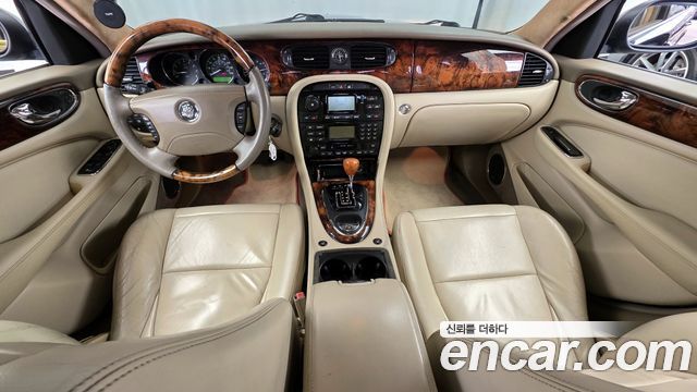 JAGUAR XJ-8 4.2 2004 - photo 7 - Import Corée du Sud | International Cars