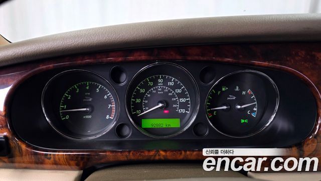 JAGUAR XJ-8 4.2 2004 - photo 8 - Import Corée du Sud | International Cars