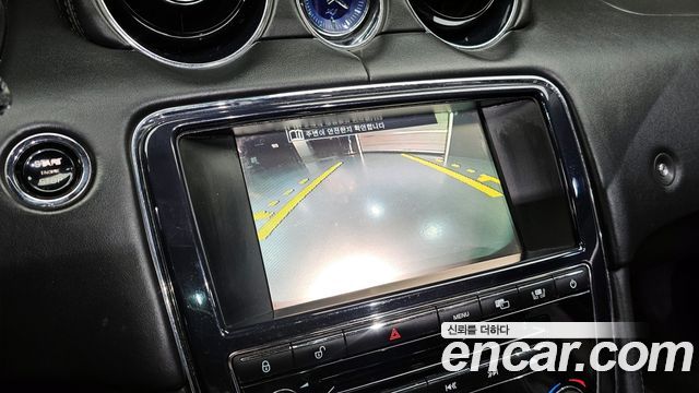 JAGUAR All New XJ 3.0D Premium Luxury LWB 2011 - photo 16 - Import Corée du Sud | International Cars
