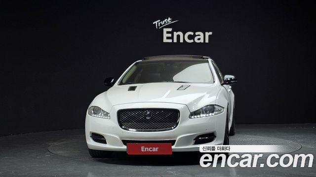 JAGUAR All New XJ 3.0D Premium Luxury LWB 2011 - photo 3 - Import Corée du Sud | International Cars