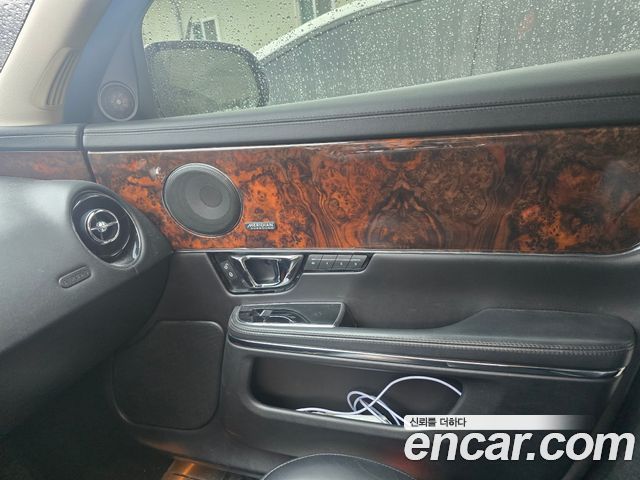 JAGUAR All New XJ 3.0D Premium Luxury LWB 2015 - photo 10 - Import Corée du Sud | International Cars