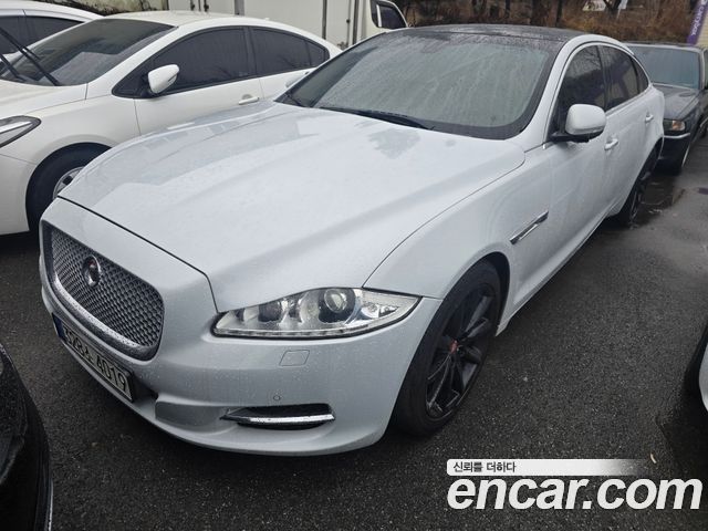 JAGUAR All New XJ 3.0D Premium Luxury LWB 2015 - photo 3 - Import Corée du Sud | International Cars