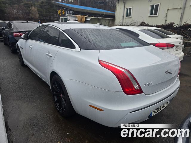 JAGUAR All New XJ 3.0D Premium Luxury LWB 2015 - photo 4 - Import Corée du Sud | International Cars