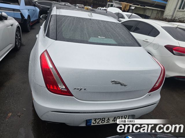 JAGUAR All New XJ 3.0D Premium Luxury LWB 2015 - photo 5 - Import Corée du Sud | International Cars