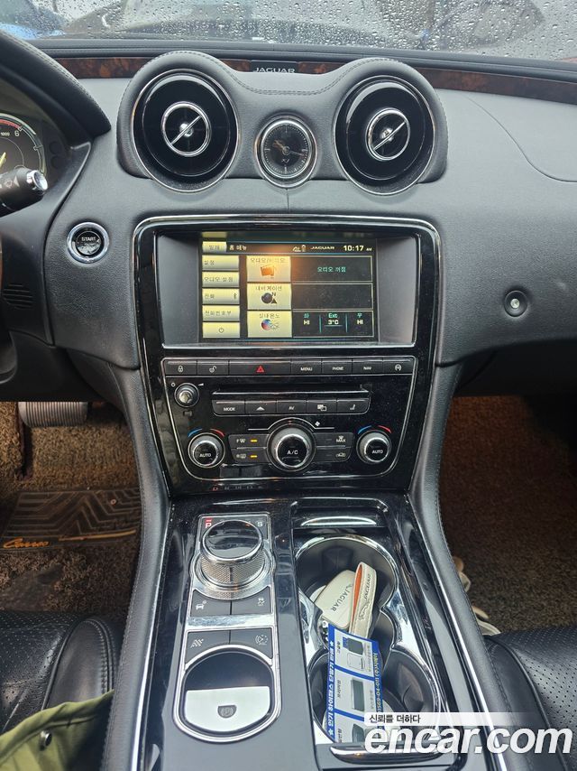 JAGUAR All New XJ 3.0D Premium Luxury LWB 2015 - photo 9 - Import Corée du Sud | International Cars