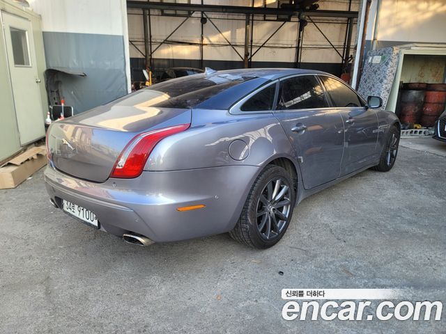 JAGUAR All New XJ 3.0D Premium Luxury LWB 2014 - photo 4 - Import Corée du Sud | International Cars