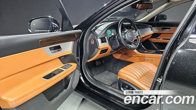 JAGUAR XF (X260) 20d 포트폴리오 AWD 2018 - photo 10 - Import Corée du Sud | International Cars