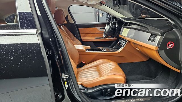 JAGUAR XF (X260) 20d 포트폴리오 AWD 2018 - photo 11 - Import Corée du Sud | International Cars