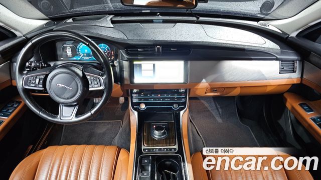 JAGUAR XF (X260) 20d 포트폴리오 AWD 2018 - photo 7 - Import Corée du Sud | International Cars
