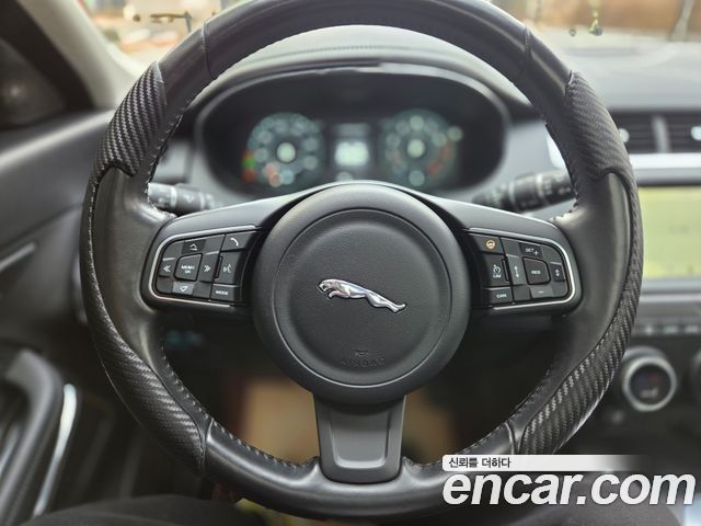 JAGUAR E-PACE P250 SE 2018 - photo 15 - Import Corée du Sud | International Cars