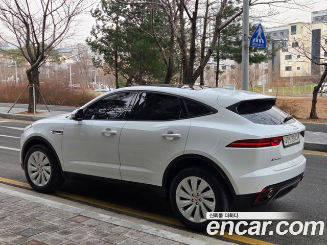JAGUAR E-PACE P250 SE 2018 - photo 18 - Import Corée du Sud | International Cars