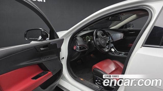 JAGUAR XE 20d RSport 2018 - photo 10 - Import Corée du Sud | International Cars