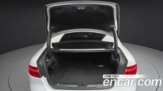 JAGUAR XE 20d RSport 2018 - photo 20 - Import Corée du Sud | International Cars