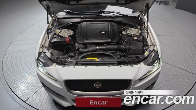 JAGUAR XE 20d RSport 2018 - photo 6 - Import Corée du Sud | International Cars