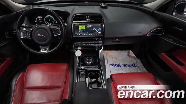 JAGUAR XE 20d RSport 2018 - photo 7 - Import Corée du Sud | International Cars