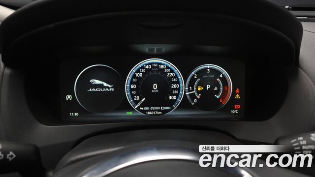 JAGUAR XE 20d RSport 2018 - photo 8 - Import Corée du Sud | International Cars