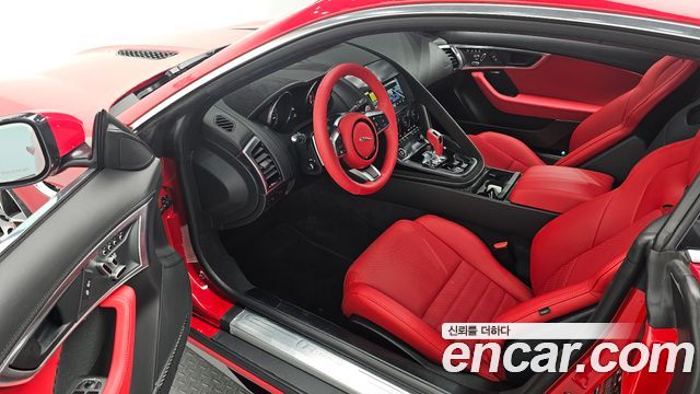 JAGUAR F-TYPE P380 R-Dynamic Coupé 2019 - photo 11 - Import Corée du Sud | International Cars