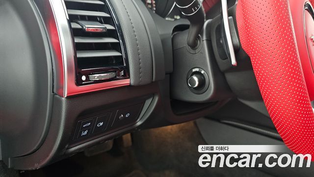 JAGUAR F-TYPE P380 R-Dynamic Coupé 2019 - photo 18 - Import Corée du Sud | International Cars