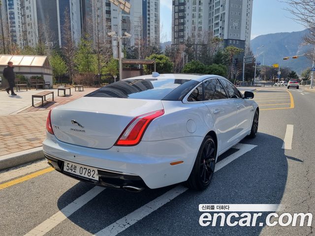 JAGUAR All New XJ 3.0D Premium Luxury LWB 2016 - photo 6 - Import Corée du Sud | International Cars