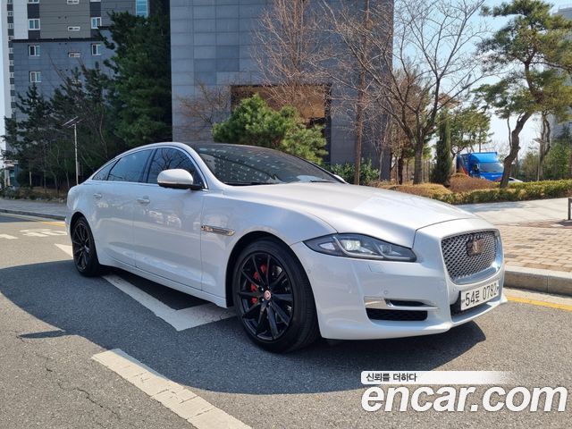 JAGUAR All New XJ 3.0D Premium Luxury LWB 2016 - photo 7 - Import Corée du Sud | International Cars