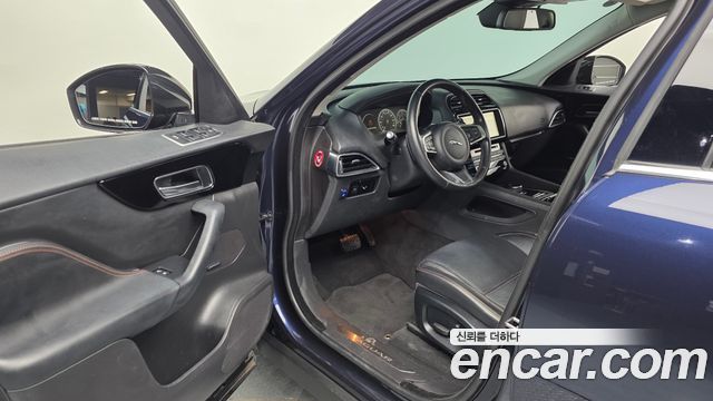 JAGUAR F-PACE 20d 프레스티지 2018 - photo 10 - Import Corée du Sud | International Cars