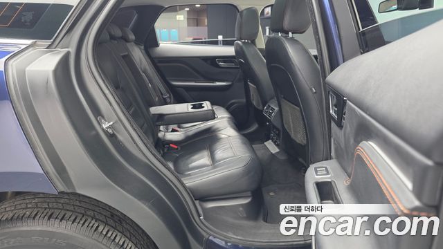 JAGUAR F-PACE 20d 프레스티지 2018 - photo 12 - Import Corée du Sud | International Cars