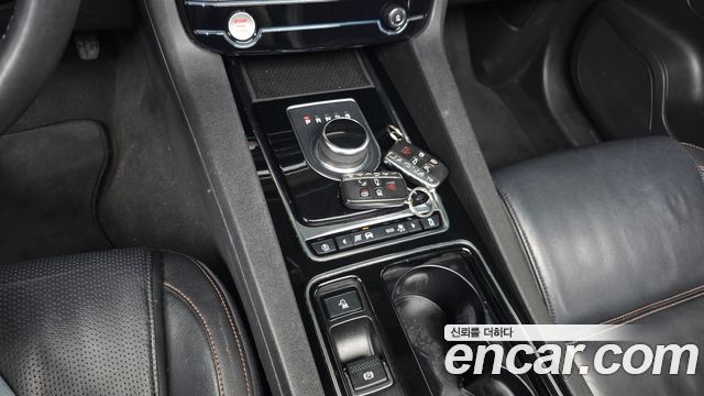 JAGUAR F-PACE 20d 프레스티지 2018 - photo 9 - Import Corée du Sud | International Cars
