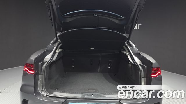 JAGUAR I-PACE EV400 First Edition 2019 - photo 20 - Import Corée du Sud | International Cars
