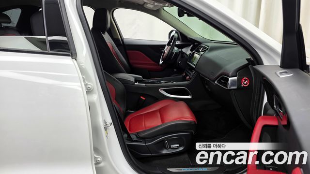 JAGUAR F-PACE 20d R-Sport 2019 - photo 11 - Import Corée du Sud | International Cars