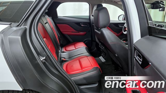 JAGUAR F-PACE 20d R-Sport 2019 - photo 12 - Import Corée du Sud | International Cars