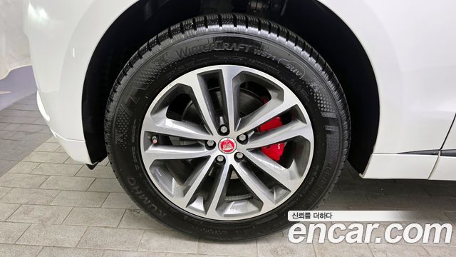 JAGUAR F-PACE 20d R-Sport 2019 - photo 5 - Import Corée du Sud | International Cars