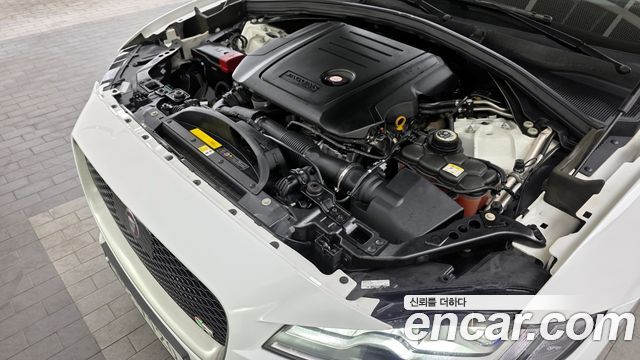 JAGUAR F-PACE 20d R-Sport 2019 - photo 6 - Import Corée du Sud | International Cars