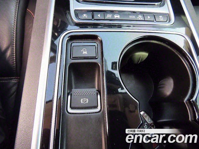 JAGUAR XE 20d 프레스티지 AWD 2017 - photo 15 - Import Corée du Sud | International Cars