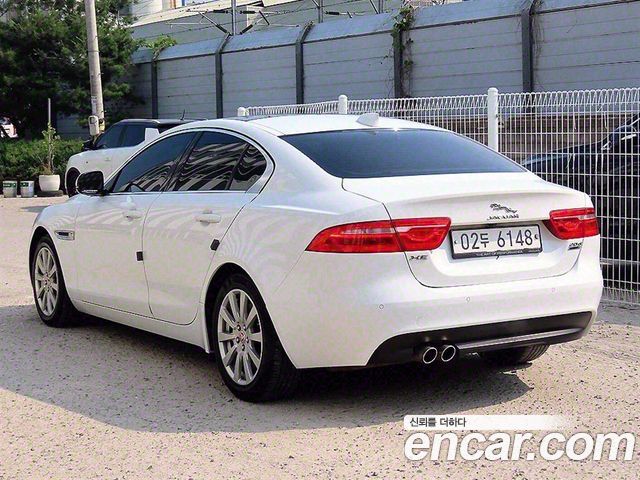 JAGUAR XE 20d 프레스티지 AWD 2017 - photo 2 - Import Corée du Sud | International Cars