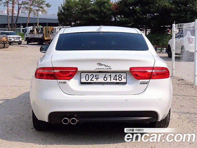 JAGUAR XE 20d 프레스티지 AWD 2017 - photo 4 - Import Corée du Sud | International Cars