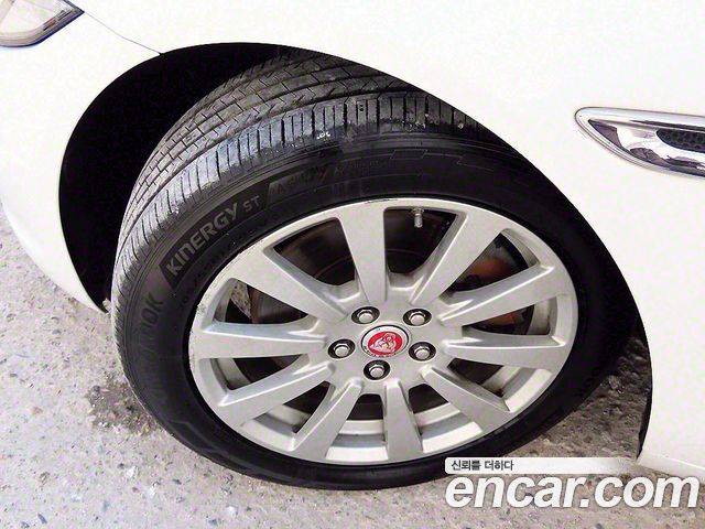 JAGUAR XE 20d 프레스티지 AWD 2017 - photo 5 - Import Corée du Sud | International Cars