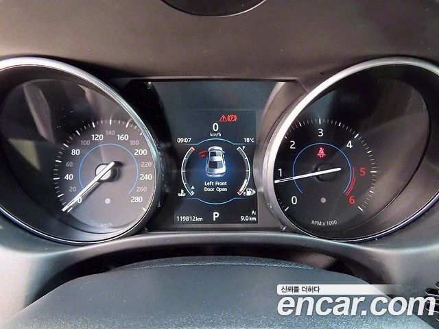 JAGUAR XE 20d 프레스티지 AWD 2017 - photo 8 - Import Corée du Sud | International Cars