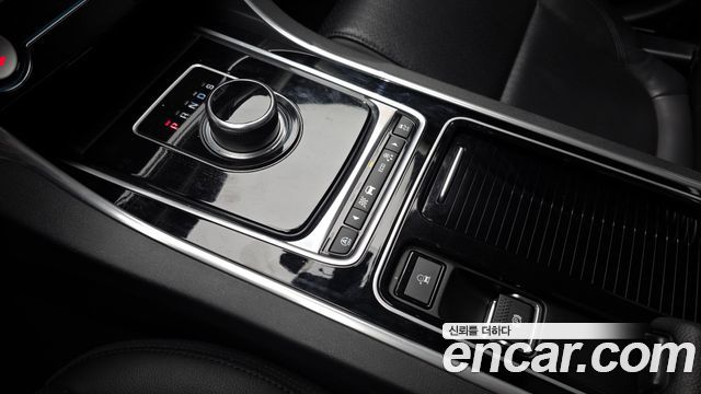 JAGUAR XF (X260) 25t 프레스티지 2018 - photo 12 - Import Corée du Sud | International Cars
