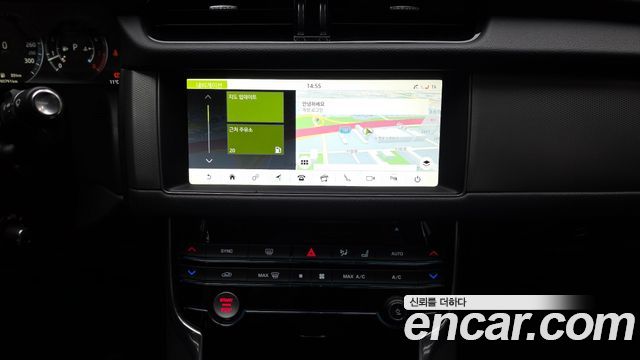 JAGUAR XF (X260) 25t 프레스티지 2018 - photo 20 - Import Corée du Sud | International Cars