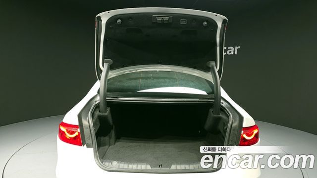 JAGUAR XF (X260) 25t 프레스티지 2018 - photo 32 - Import Corée du Sud | International Cars