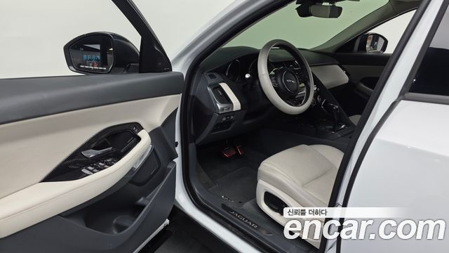 JAGUAR E-PACE P250 S 2018 - photo 10 - Import Corée du Sud | International Cars
