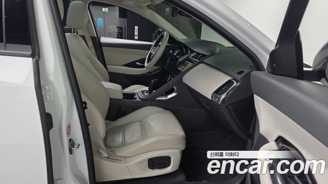 JAGUAR E-PACE P250 S 2018 - photo 11 - Import Corée du Sud | International Cars