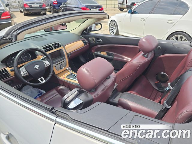 JAGUAR XKR 4.2 Convertible 2008 - photo 13 - Import Corée du Sud | International Cars
